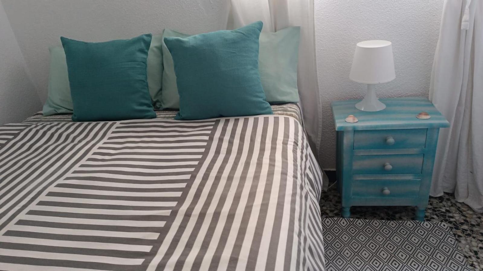 Room MOUNTAIN front beach - HABITACION en piso de playa ! Tavernes de la Valldigna Buitenkant foto